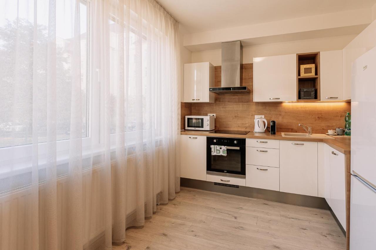 Skau 1 Old Town Family & Business Apartment Free Parking Братислава Екстер'єр фото